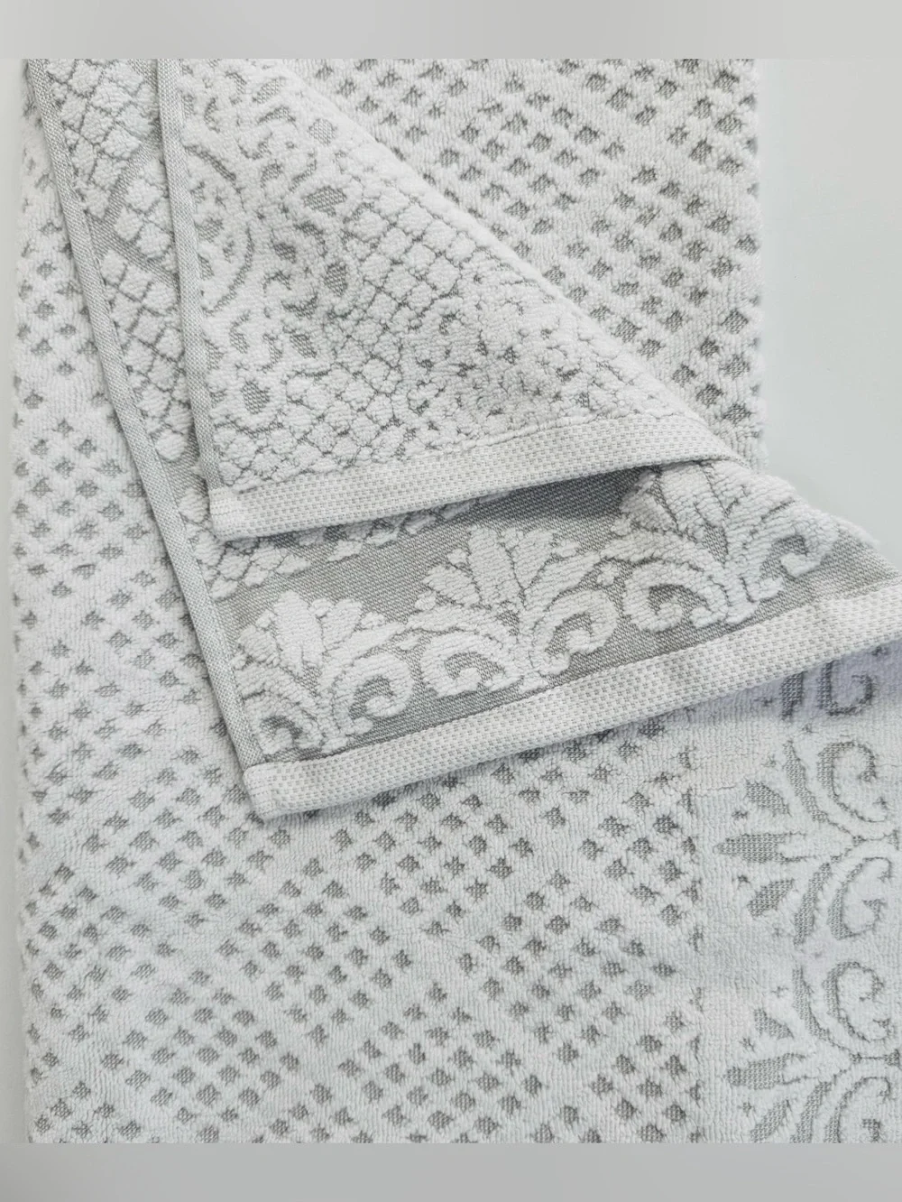 Comfort Bay Jacquard Bath Towel Set 3-Piece White Gray Damask 27x52 NWT